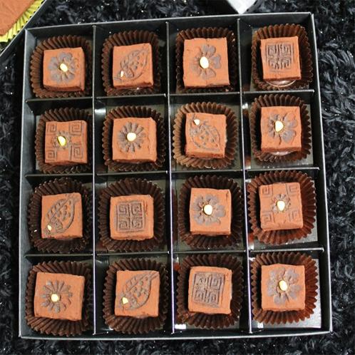 Red Ginseng Chocolate | chocolate, hand-made chocolate, dark chocolate, red ginseng chocolate, chocojeolmi, Korean masterpiece chocolate, black bean chocolate, Valentine, white day, chocolate gift