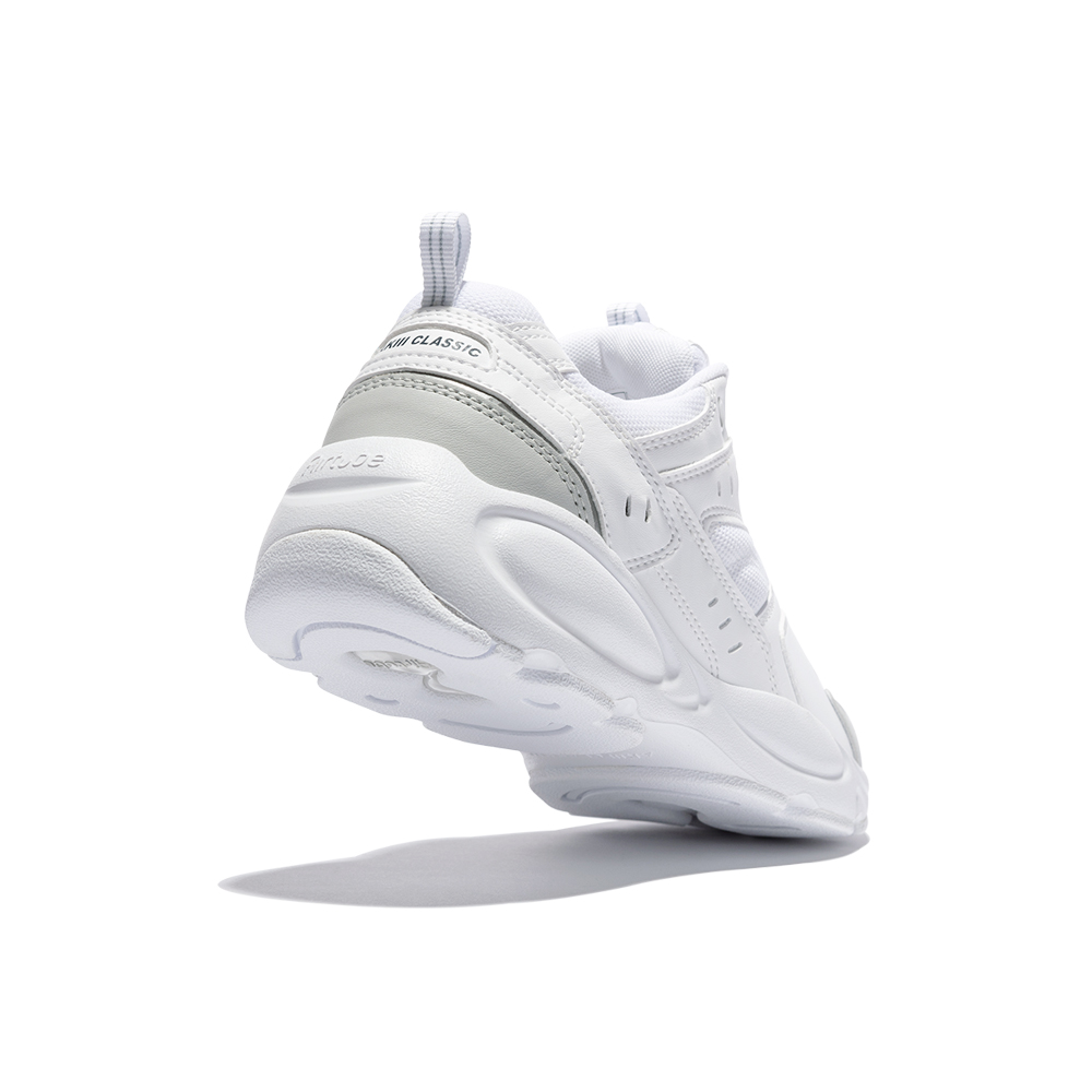 AKIIICLASSIC GHOST the master of running shoes