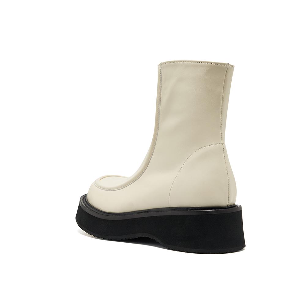 INTHESTAR IS_221399IV